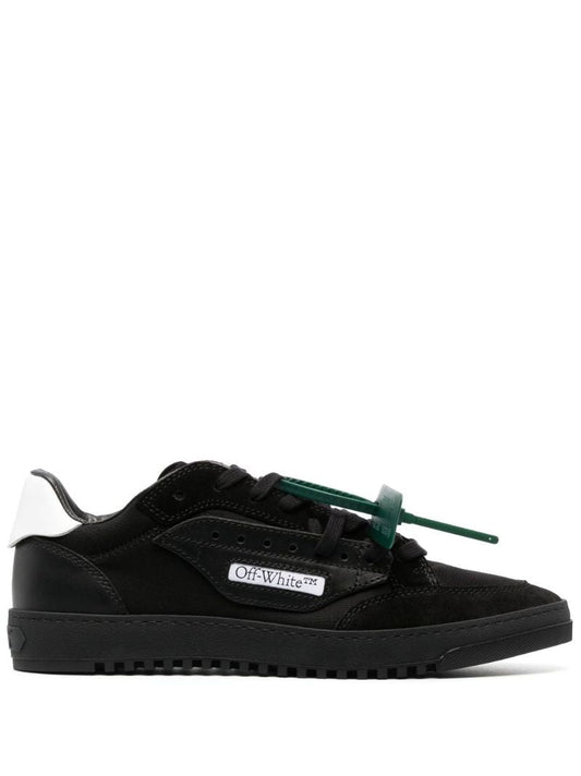Black 5.0 Low-top Sneakers