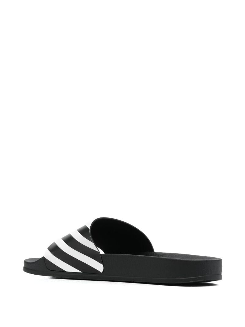 Black and White Diag Striped Slides