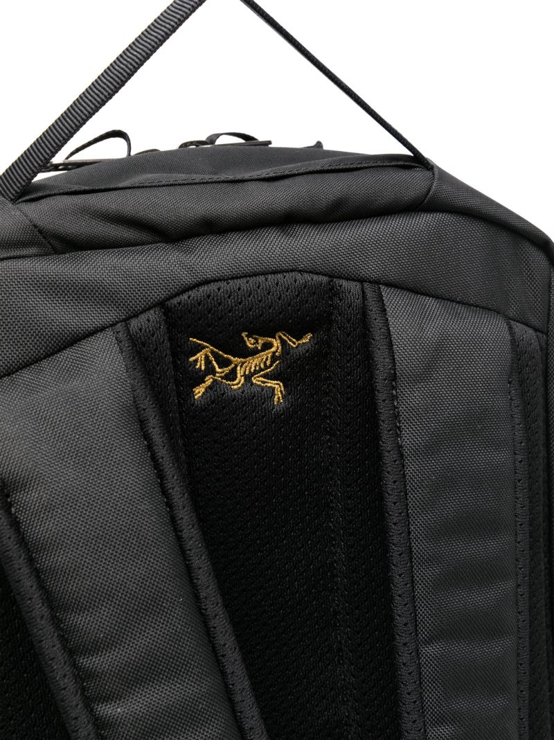 Black Mantis 26l Logo-embroidered Backpack