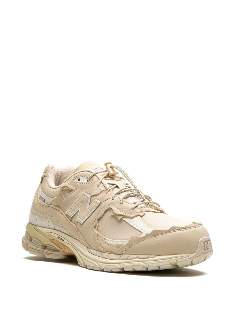 2002rd Sneakers