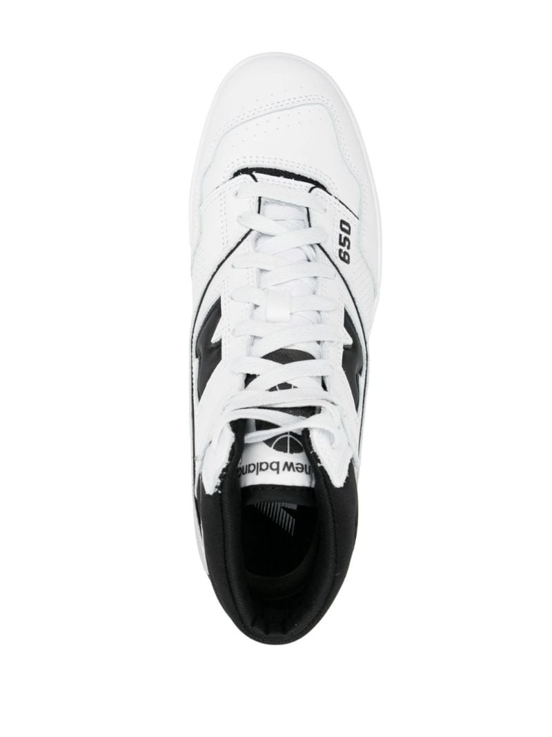 650 Sneakers