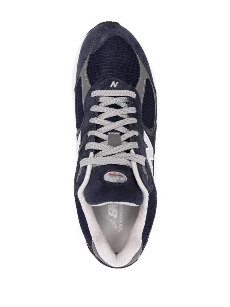 2002r Sneakers