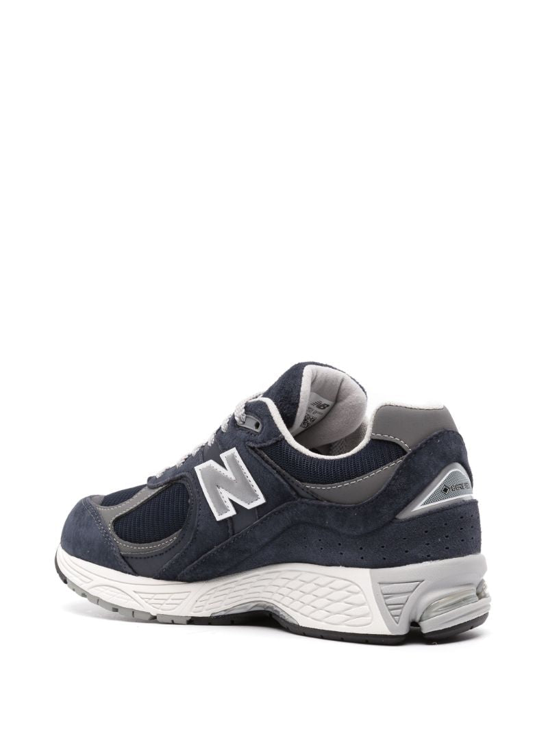 2002r Sneakers