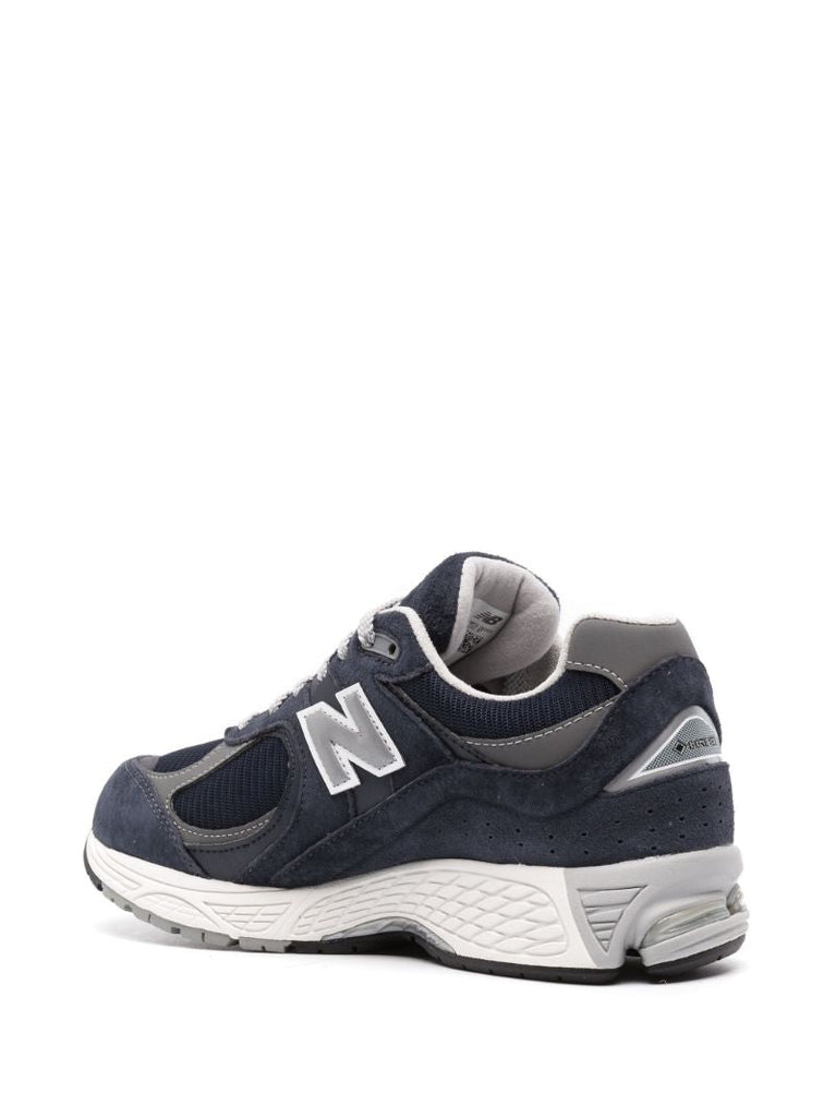 2002r Sneakers