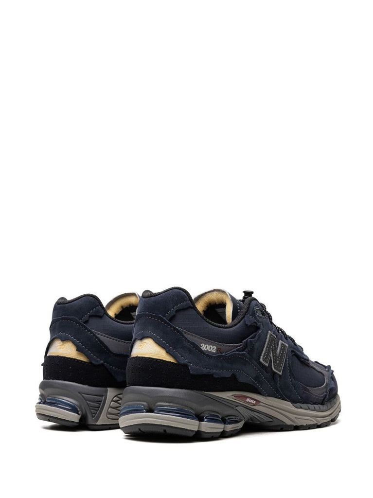 2002rd Sneakers