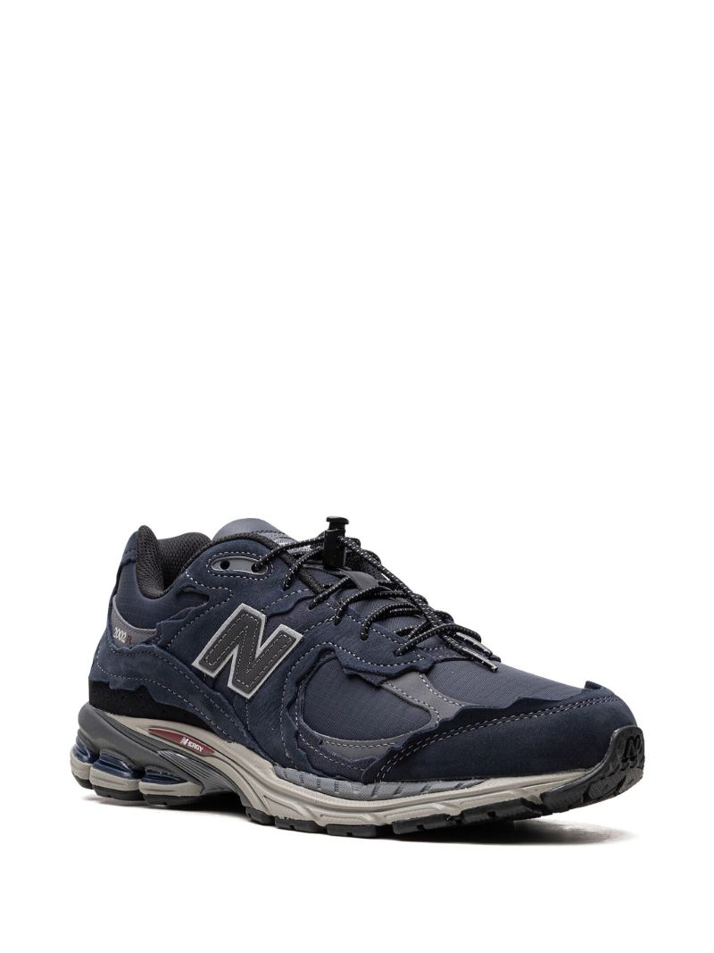 2002rd Sneakers