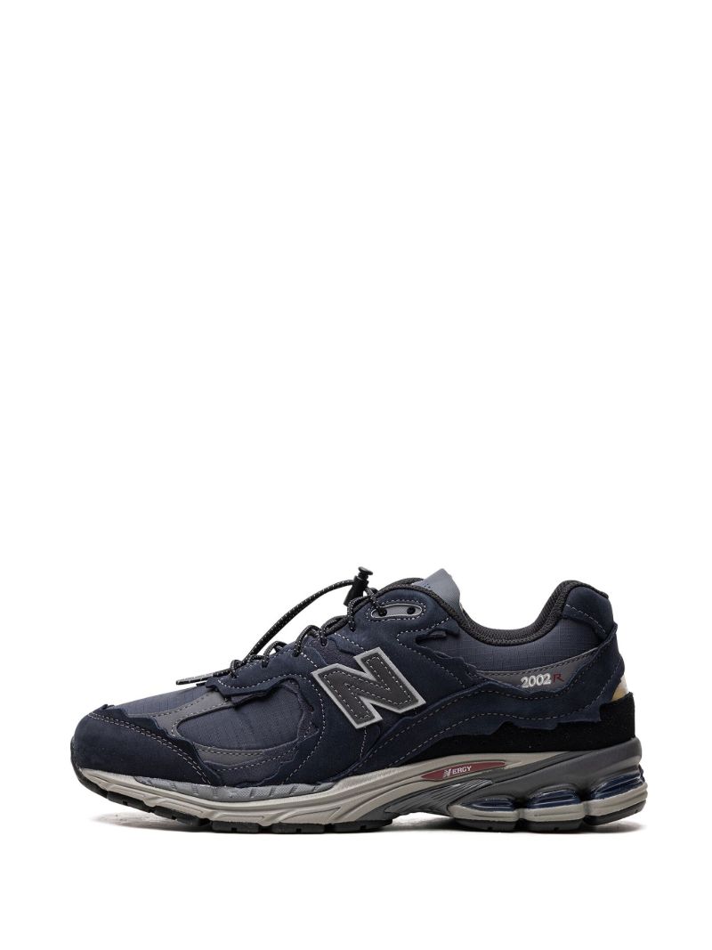 2002rd Sneakers