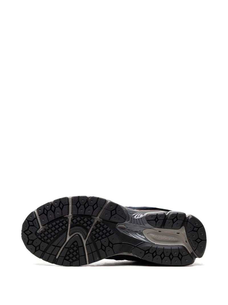 2002rd Sneakers