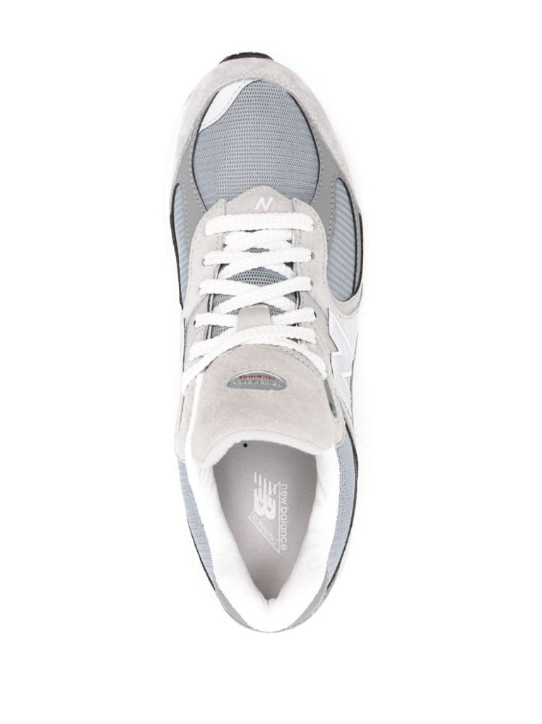2002r Sneakers