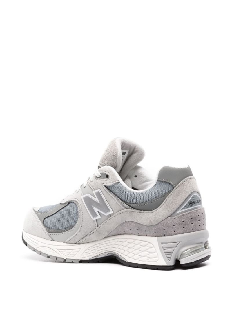 2002r Sneakers