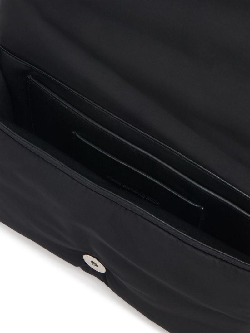 Black the Puffy Knuckle Belt Bag