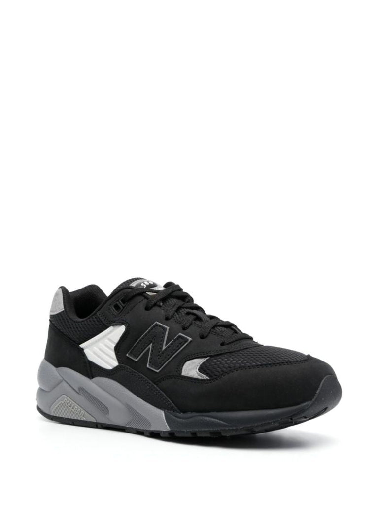 580 Sneakers