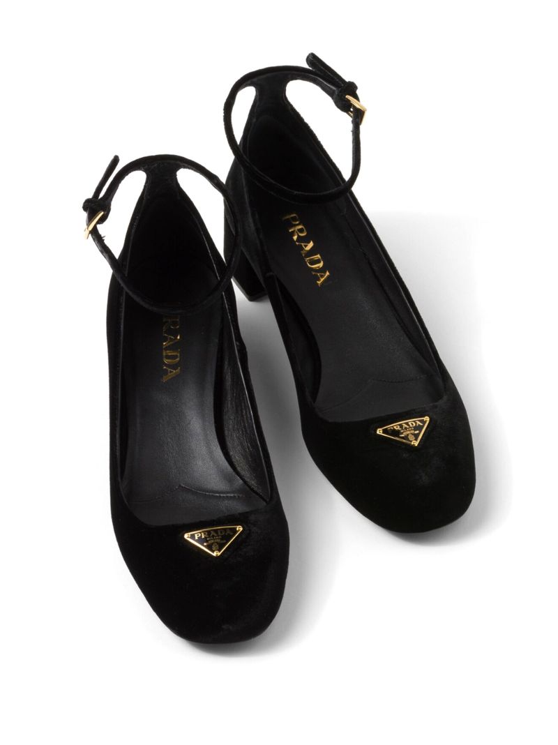 Black Triangle-logo 35 Velvet Ballet Pumps
