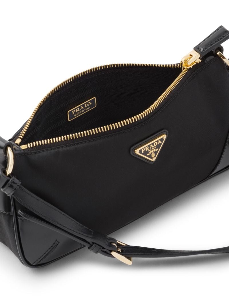 Black Re-edition 2002 Shoulder Bag