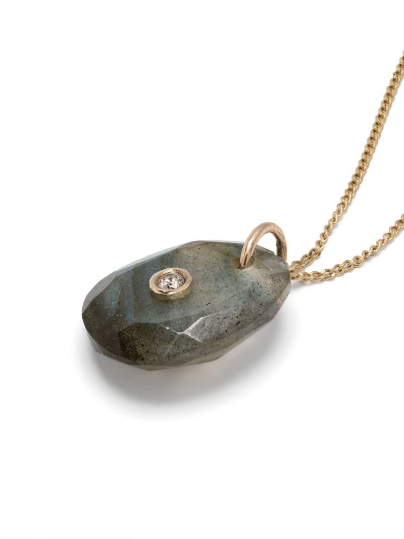 9k Yellow Gold Orso Labradorite Necklace
