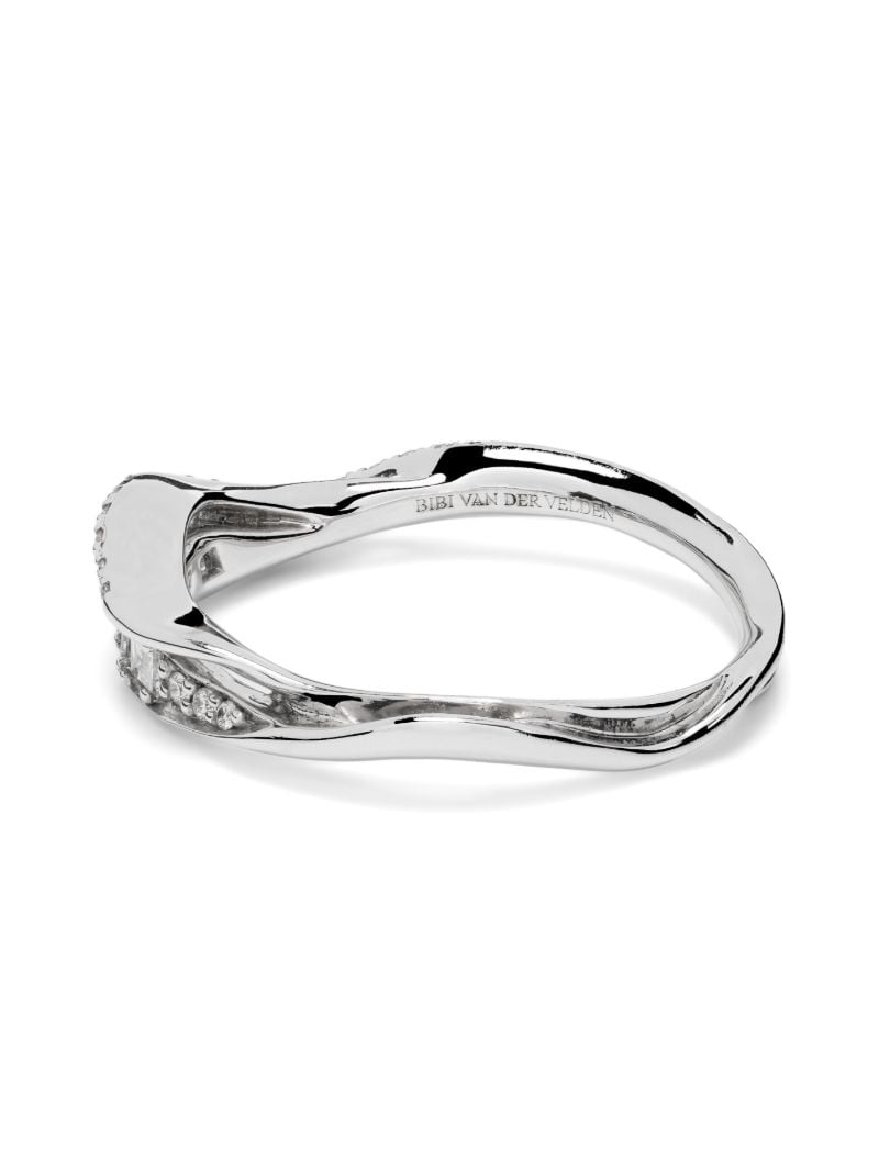 18k White Gold Inhale Diamond Ring
