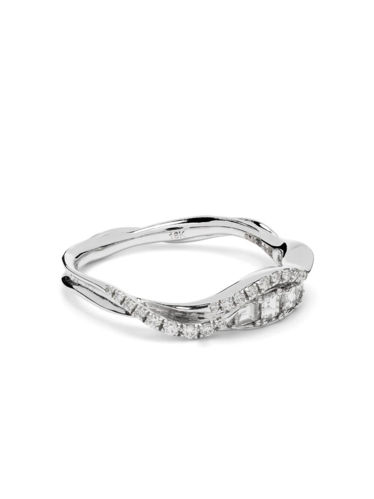 18k White Gold Inhale Diamond Ring
