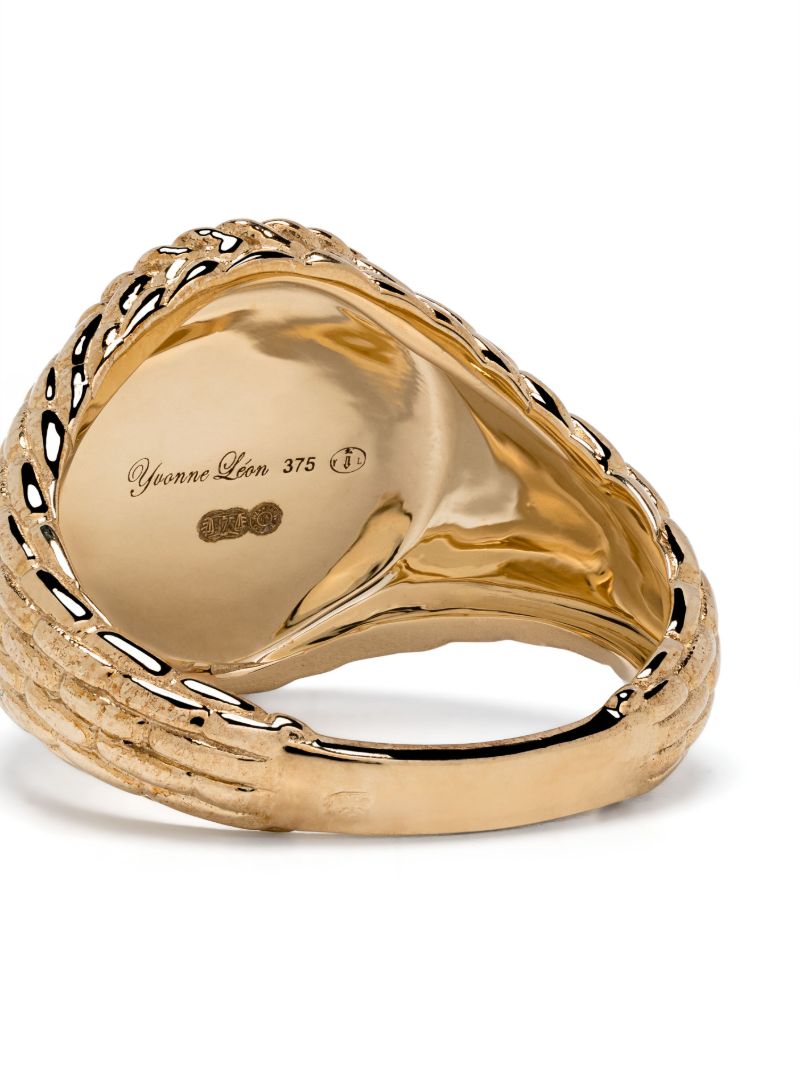 9k Yellow Gold ChevaliÃ_x0083_Â¨re Ovale Cannage Signet Ring