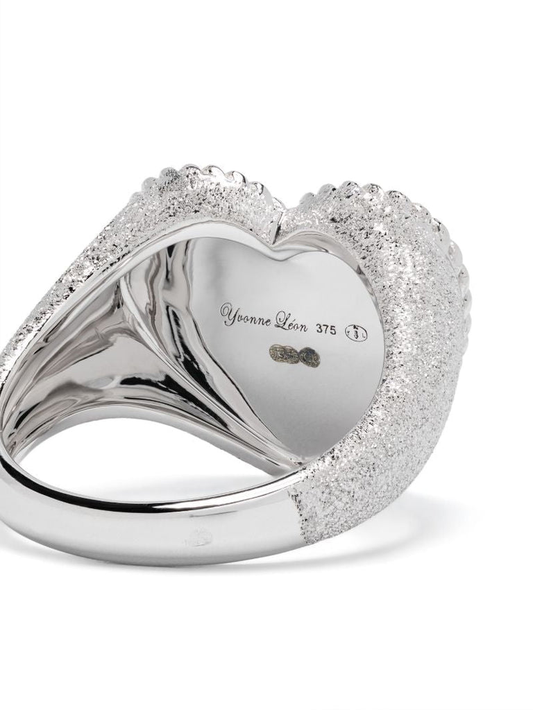 9k White Gold ChevaliÃ_x0083_Â¨re Coeur PailletÃ_x0083_Â©e Signet Ring