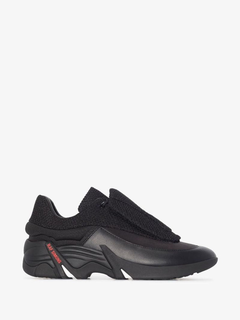 Black Antei Low Top Sneakers