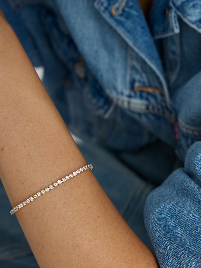 18k Yellow Gold Tennis Diamond Bracelet
