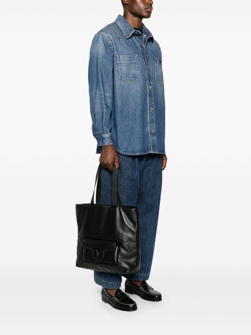 Black Vlogo Signature Leather Tote Bag