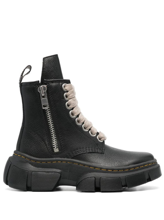 X Dr. Martens 1460 Leather Boots