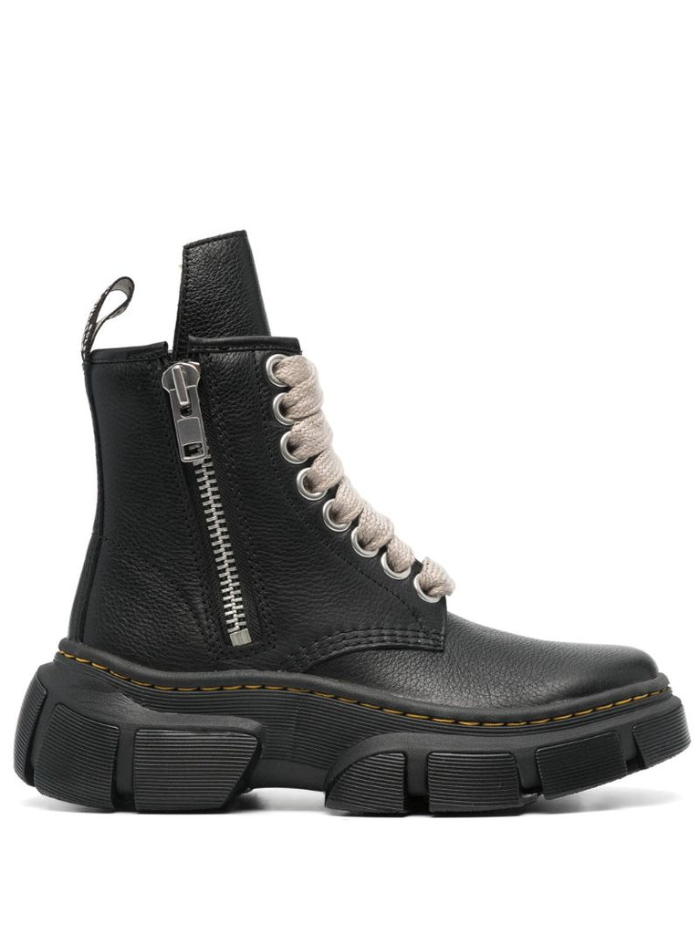 X Dr. Martens 1460 Leather Boots