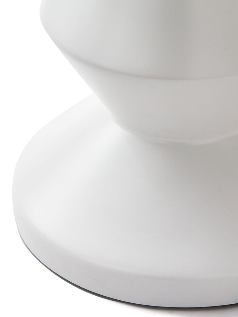 White Outdoor Zig Zag Lacquered Stool
