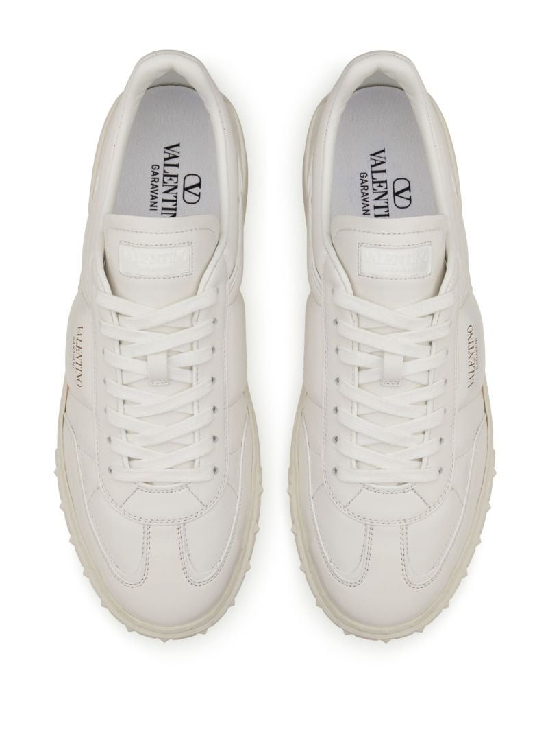 White Upvillage Low-top Sneakers