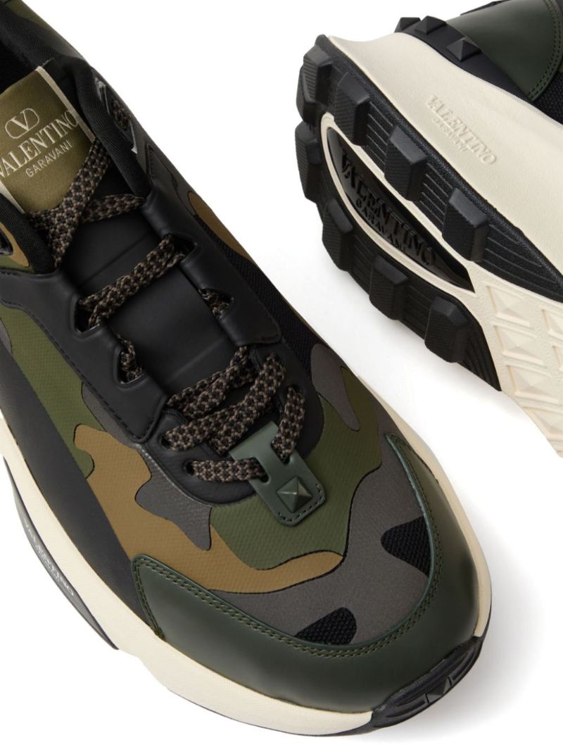 True Act Low-top Sneakers