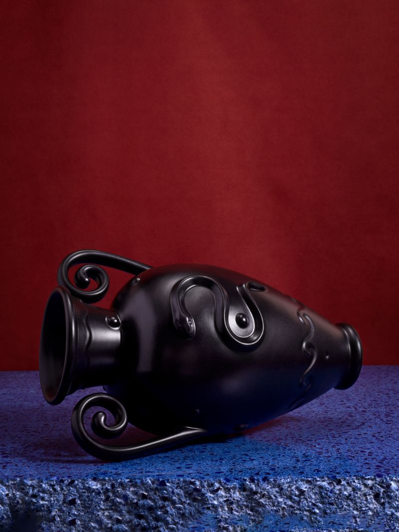 Black Pantheon Orpheus Diffuser Vase