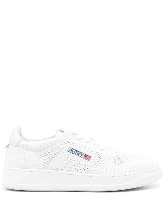 Medalist Easeknit Sneakers