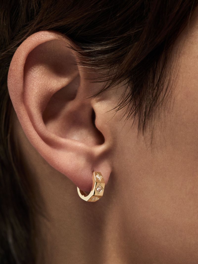 18k Yellow Gold Ecrou Diamond Earring
