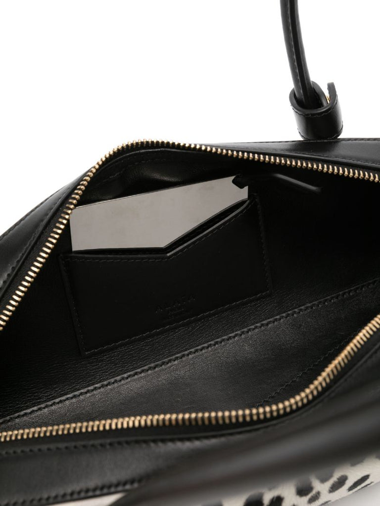 Medium Le Teckel Shoulder Bag