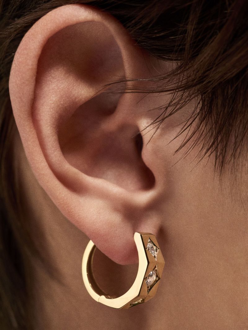 18k Yellow Gold Ecrou Diamond Earring