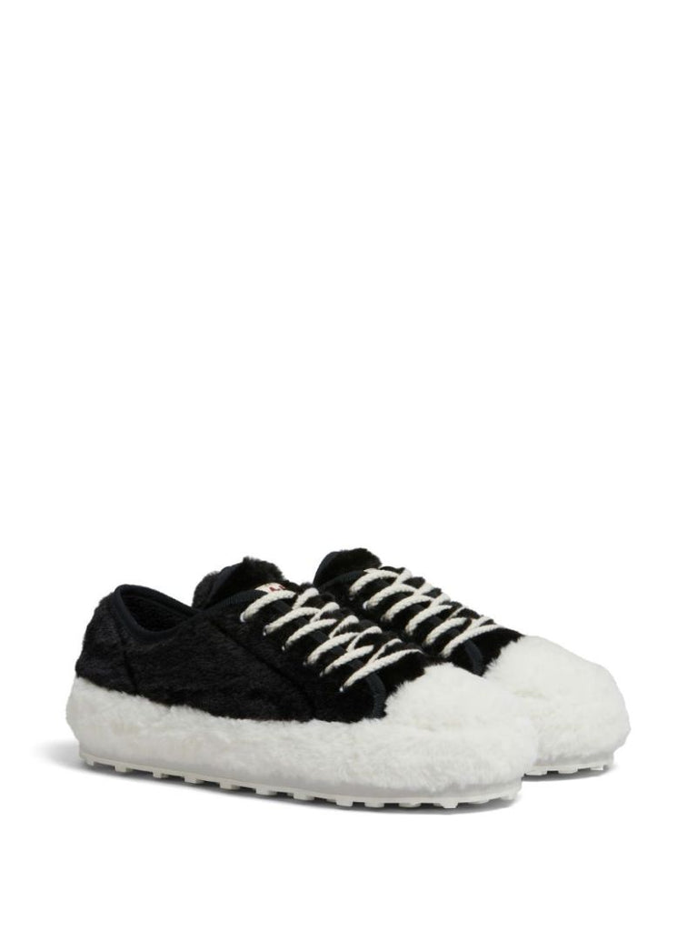 Black Teddy Tennis Low-top Sneakers