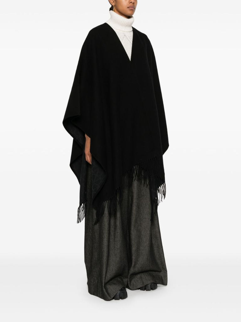 Fringe-trimmed Cape