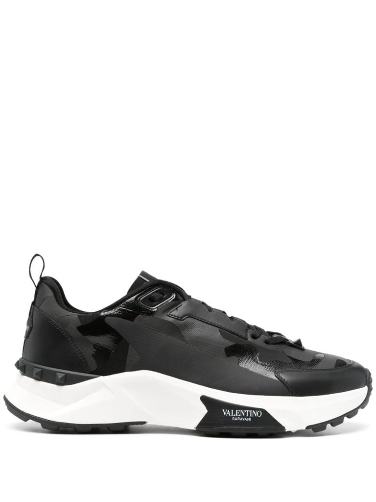 True Act Sneakers