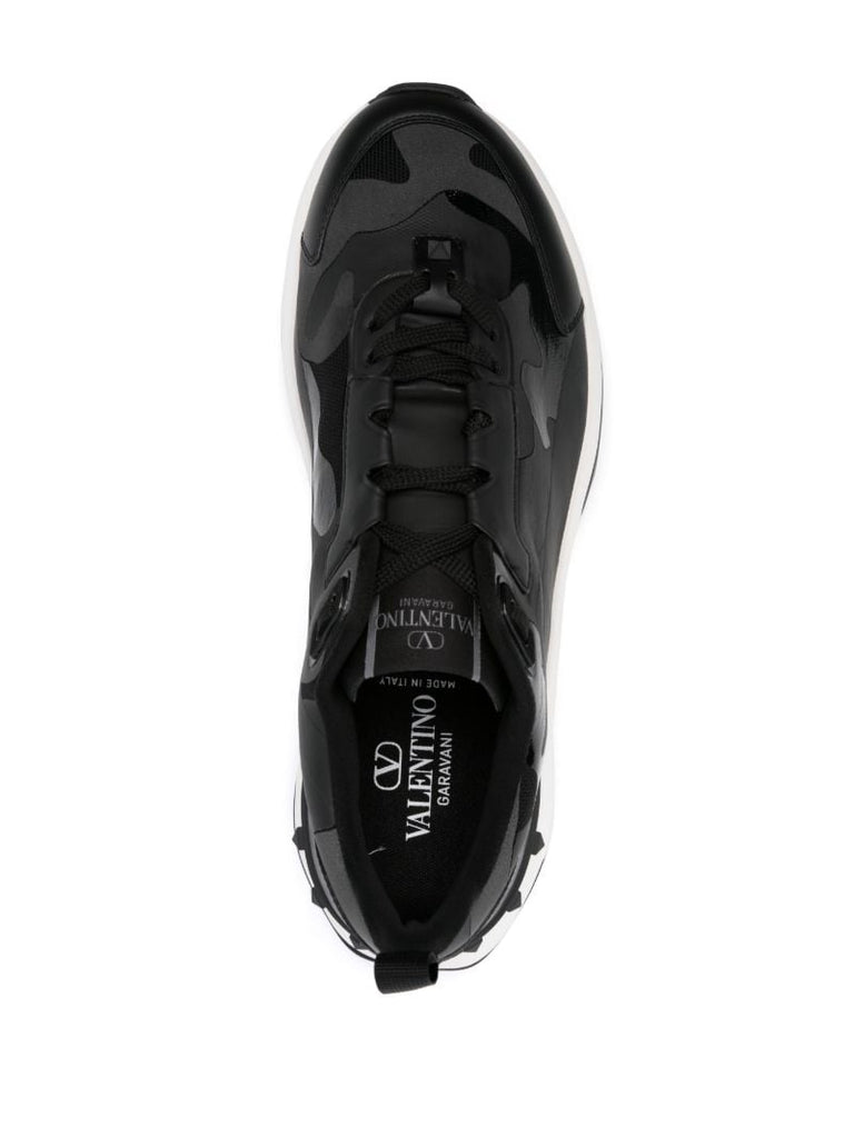 True Act Sneakers
