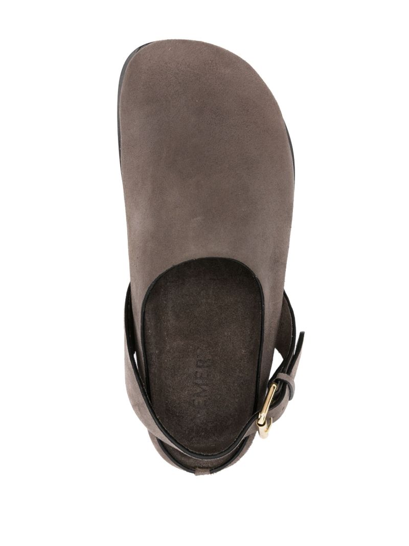 The Louis Clogs