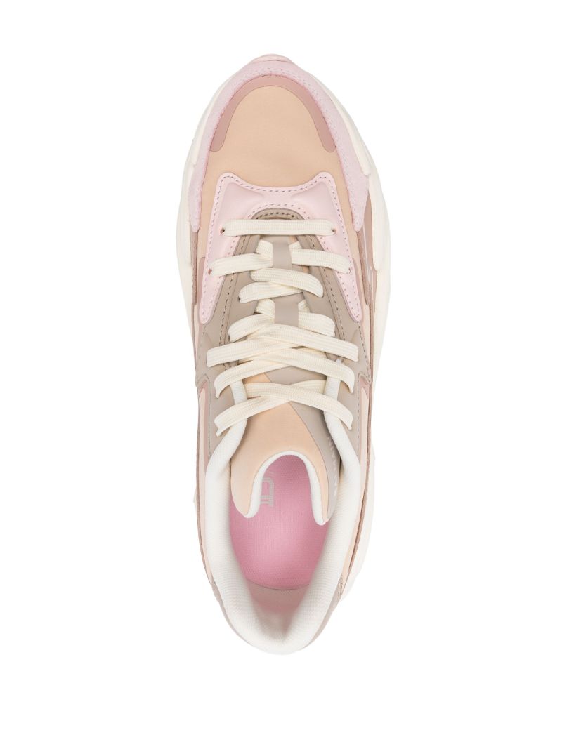 Run-row Sneakers