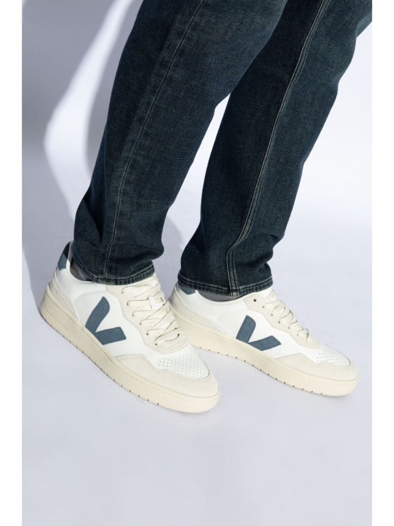 V-90 Sneakers
