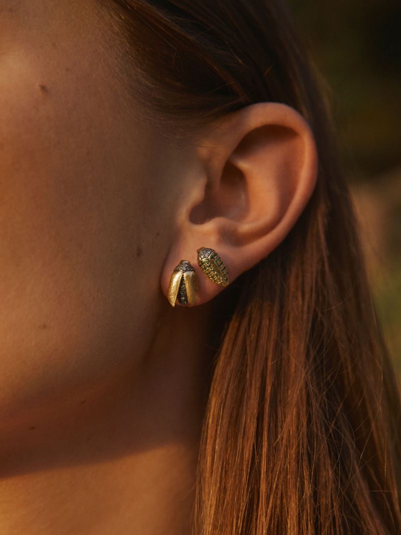 18kt Yellow Gold Mini Scarab Fly Diamond Earring
