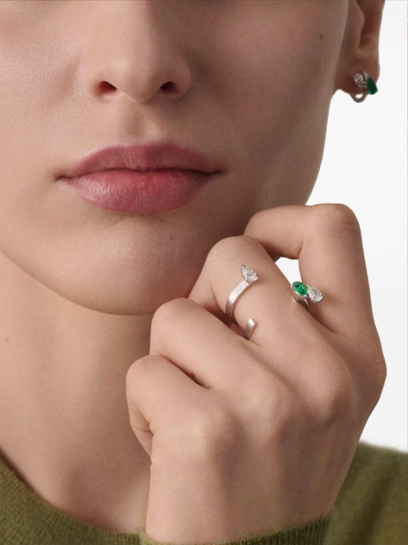18kt White Gold Continuity Emerald Ring