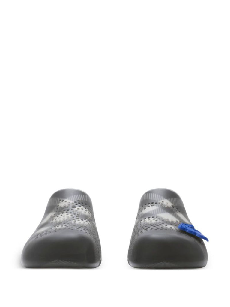 Checked Stingray Clogs