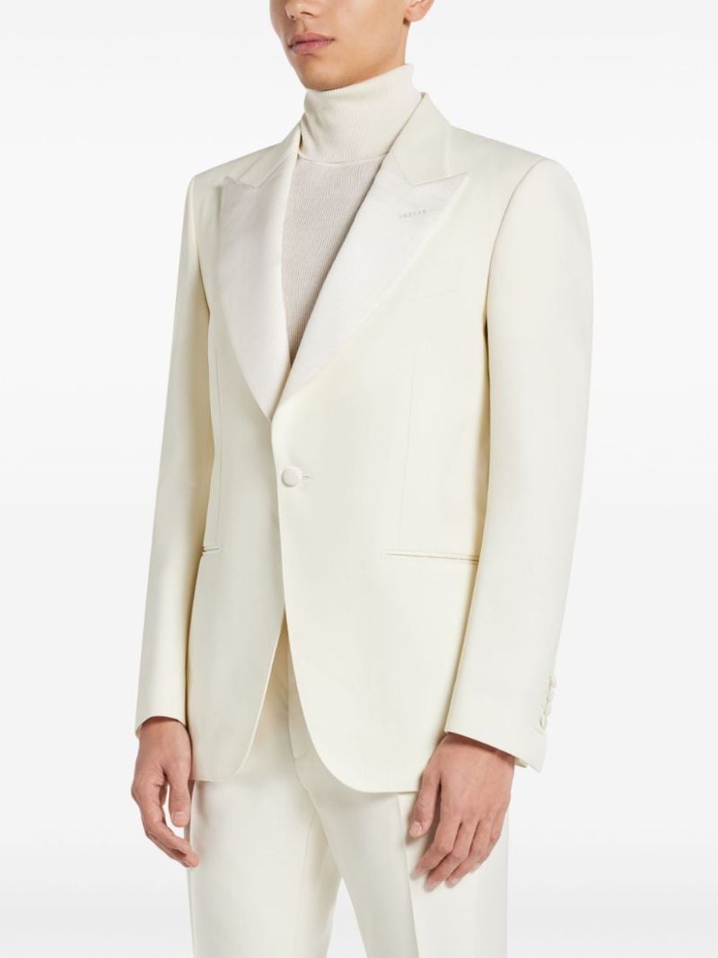 White Single-breasted Suit
