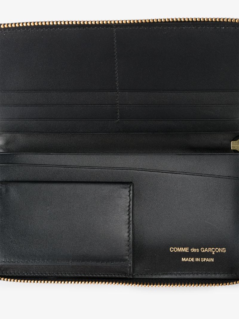 Classic Zip-up Wallet