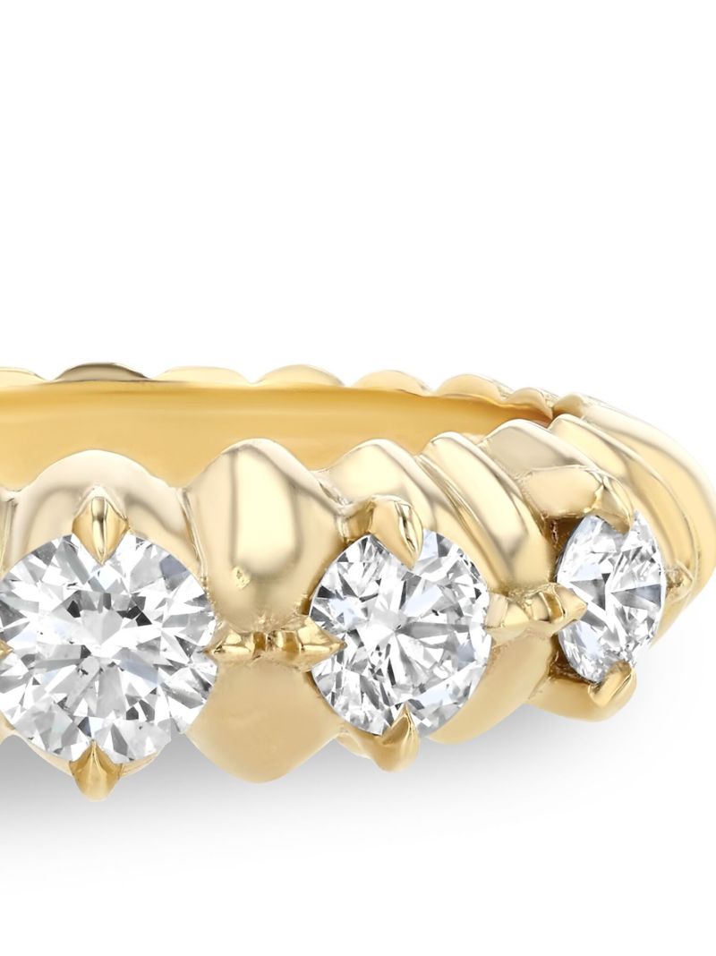 18k Yellow Gold Graduated Diamond Ring