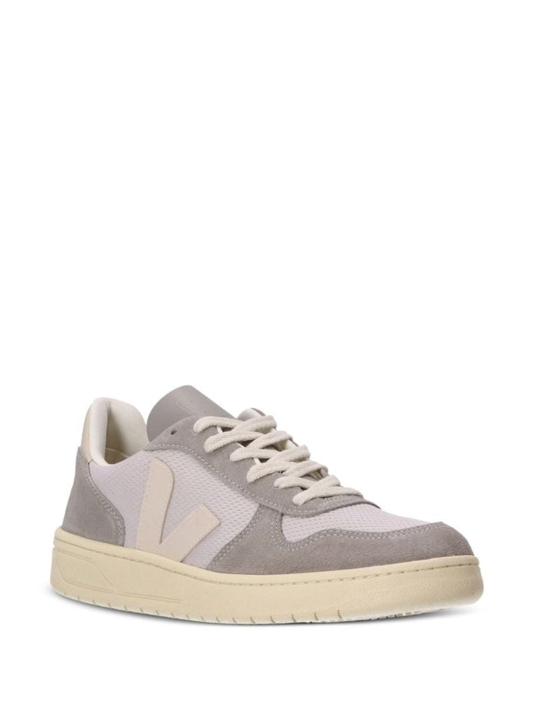 V-10 Sneakers